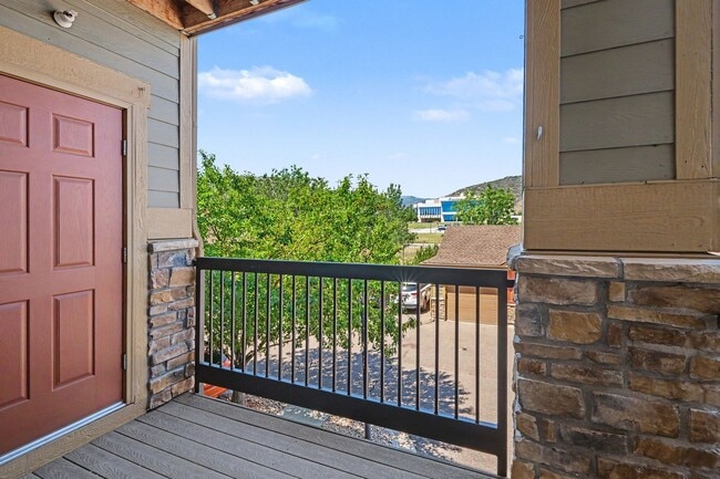Photo - Beautifully Updated 2 Bed / 2 Bath Condo with Garage in Chatfield Bluffs