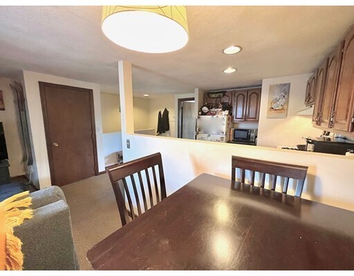 Building Photo - 85-87 Main St