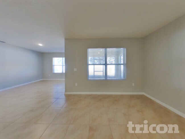 Foto del edificio - 530 Squires Grove Dr