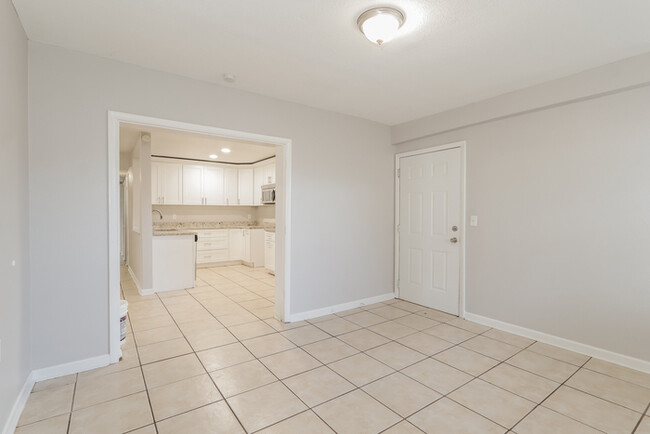 Foto del edificio - 4-Bedroom Home In Patio in Lakeland, FL!