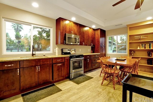 Building Photo - 7455 Jola Dr