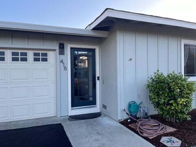 Building Photo - 416 Cliff Dr