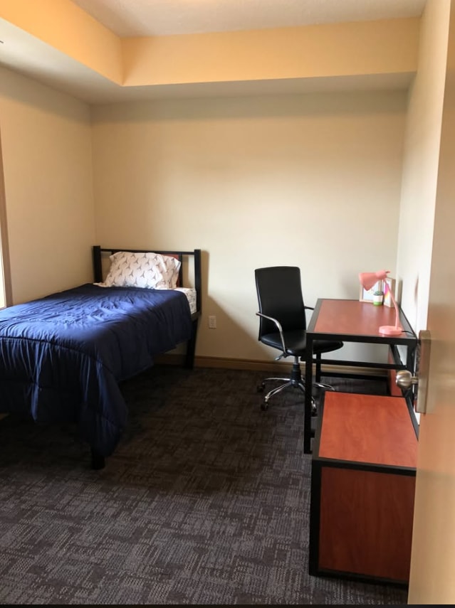 Building Photo - 271-271 Lester St