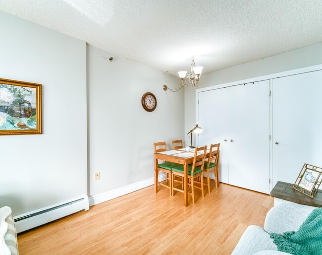 Building Photo - 1157-1157 Tower Rd