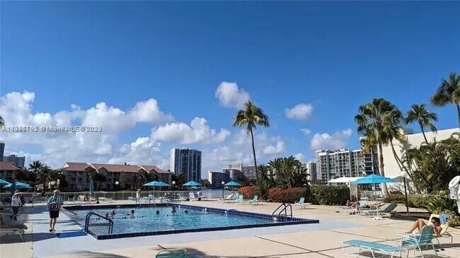 Foto del edificio - 3800 S Ocean Dr