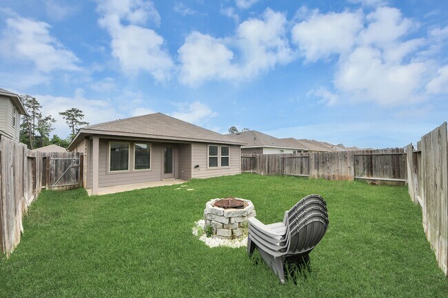 Foto del edificio - 16916 Rich Pines Dr