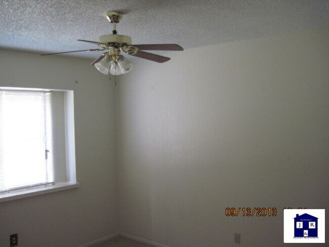 Building Photo - 114 Nelson Dr