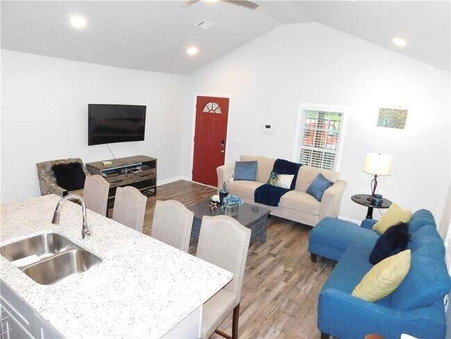 Foto del edificio - 213 Claire Dr SE