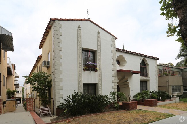 Building Photo - 308 N Almont Dr