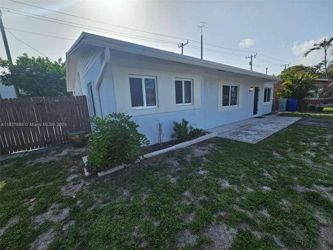 Building Photo - 2551 NE 7th Ter
