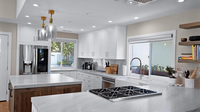 Foto del edificio - 1759 Hill Top Ln