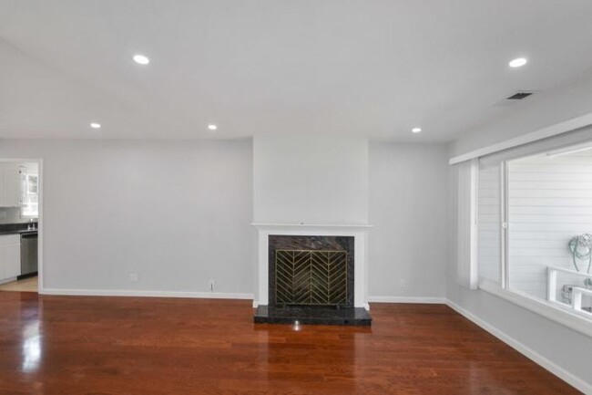 Building Photo - 4 bedroom in San Mateo CA 94401