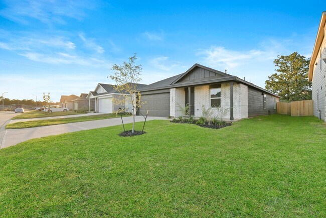 Building Photo - Stylish 4 Bedroom Home in Magnolia Ridge Community