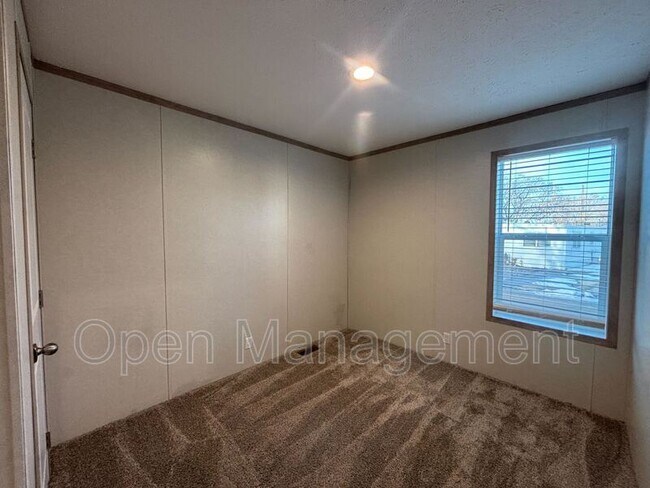 Foto del edificio - 725 S 12th St