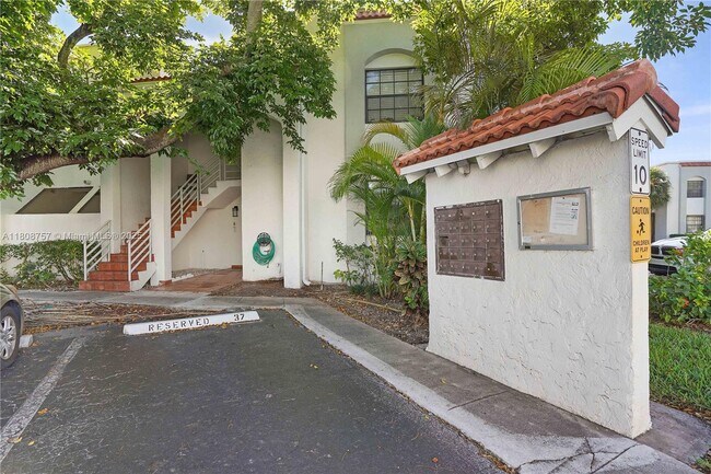 Foto del edificio - 3570 Magellan Cir