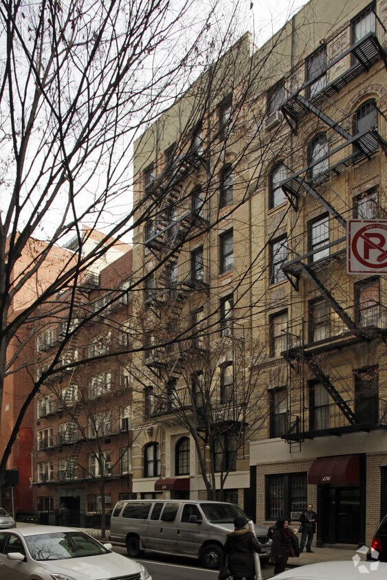 Primary Photo - 178 Thompson St