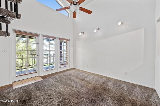 Foto del edificio - 18811 N 19th Ave