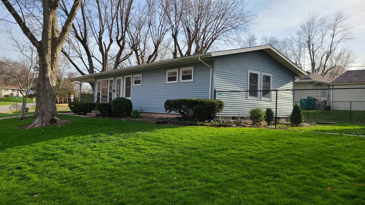 Primary Photo - 31 Colorado Dr