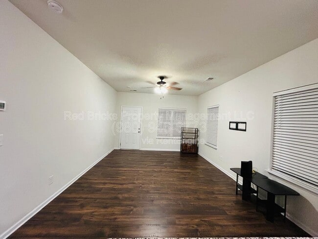 Foto del edificio - 9315 Grand Valley Dr