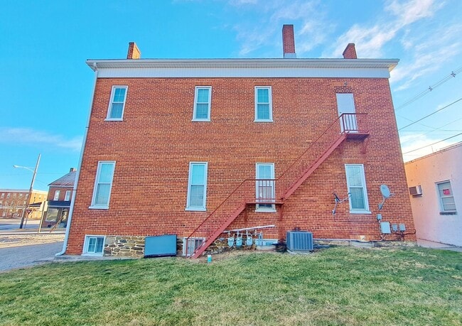 Building Photo - 9 Baltimore St