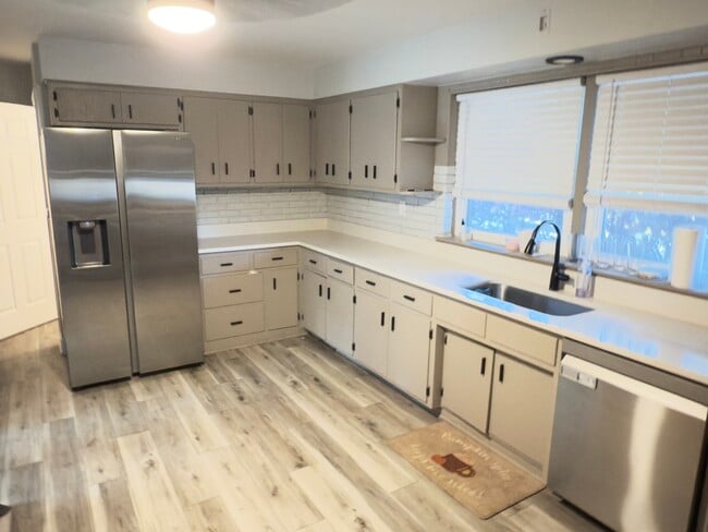Building Photo - 4201 W 55th St
