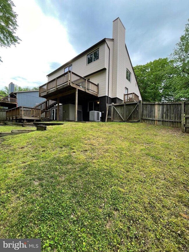 Building Photo - 4393 Ashgrove Dr