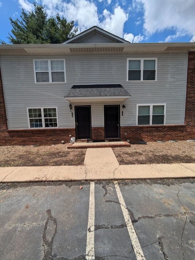 Primary Photo - 2BD/1.5BA Unit at Pinecrest Apartments in ...