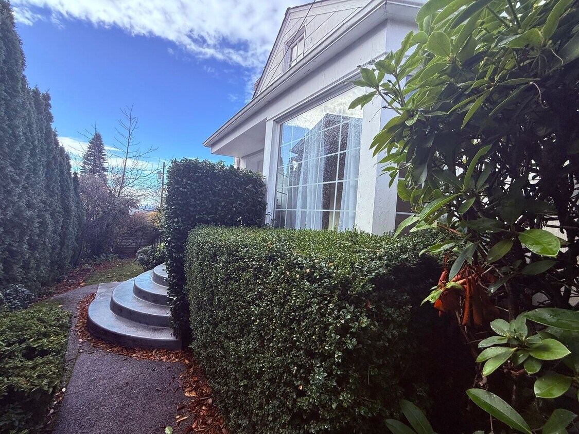 Primary Photo - Kirkland Home