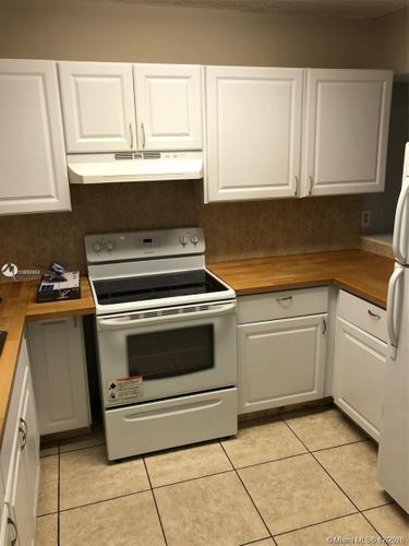 Foto del edificio - 3011 W 76th St