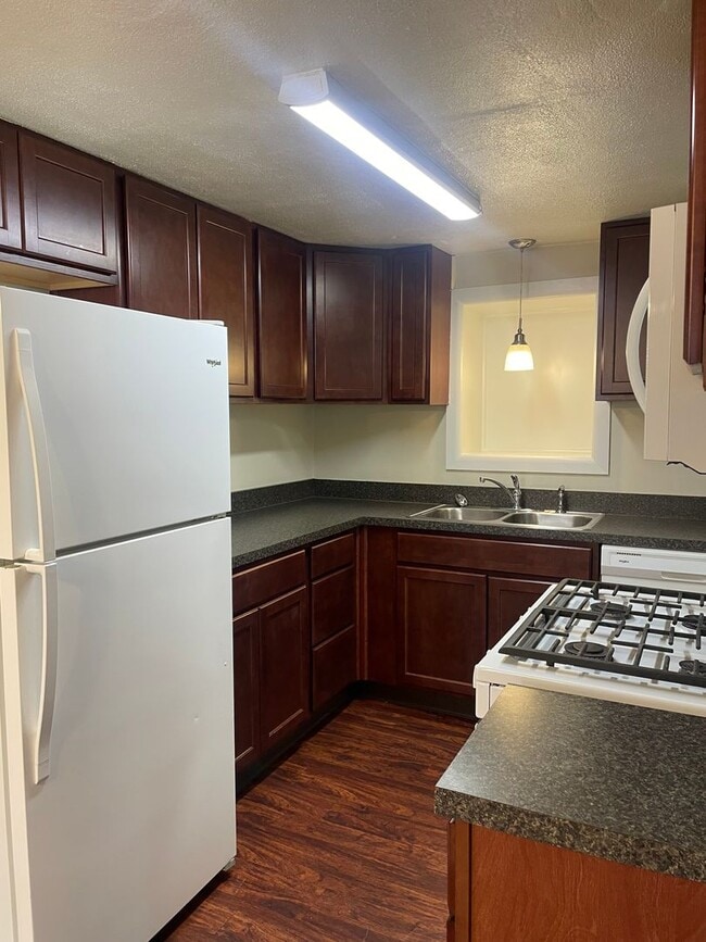 Building Photo - 1144 Prince Dr