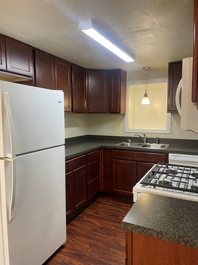 Foto del edificio - 1144 Prince Dr