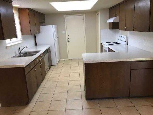 Foto del edificio - 13110 Villa Park Dr