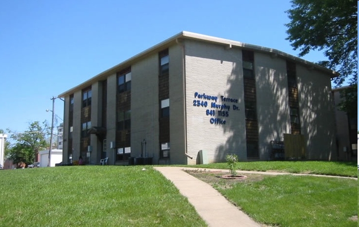 Primary Photo - Parkway Terrace Apartments