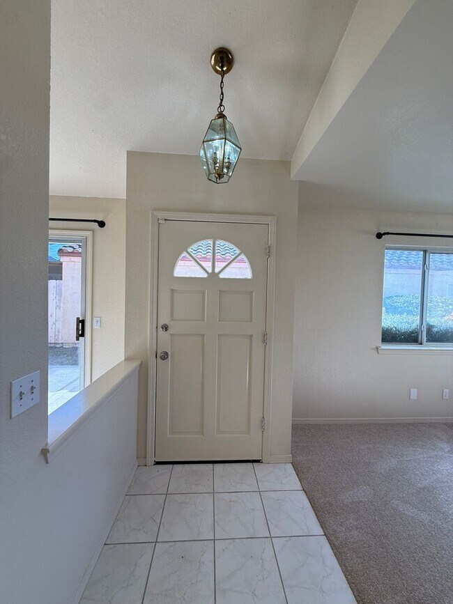 Foto del edificio - Single Story Home Located in The Gated Community of Hidden Pines