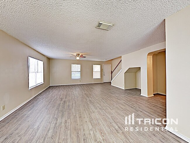 Foto del edificio - 8015 Chestnut Barr Dr