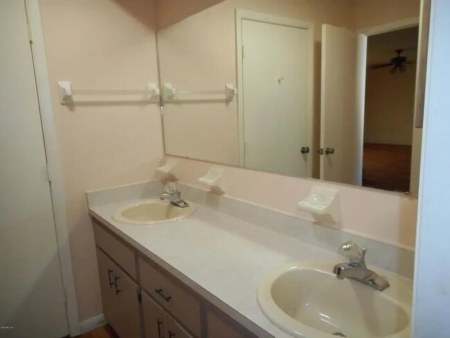 Foto del edificio - 10962 SW 84th Ave