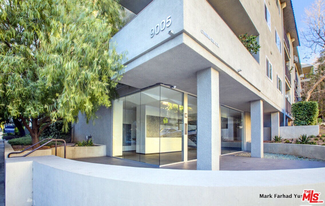 Foto principal - 9005 Cynthia St