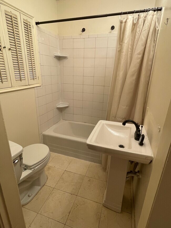 711 S Kansas Ave, Weslaco, TX 78596 House Rental in Weslaco, TX