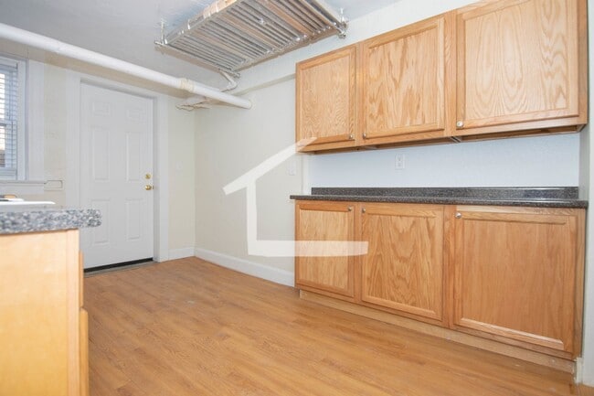 Foto del edificio - Great 4 Bedroom available Now!