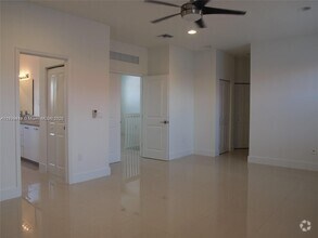Building Photo - 15520 SW 11th Terrace