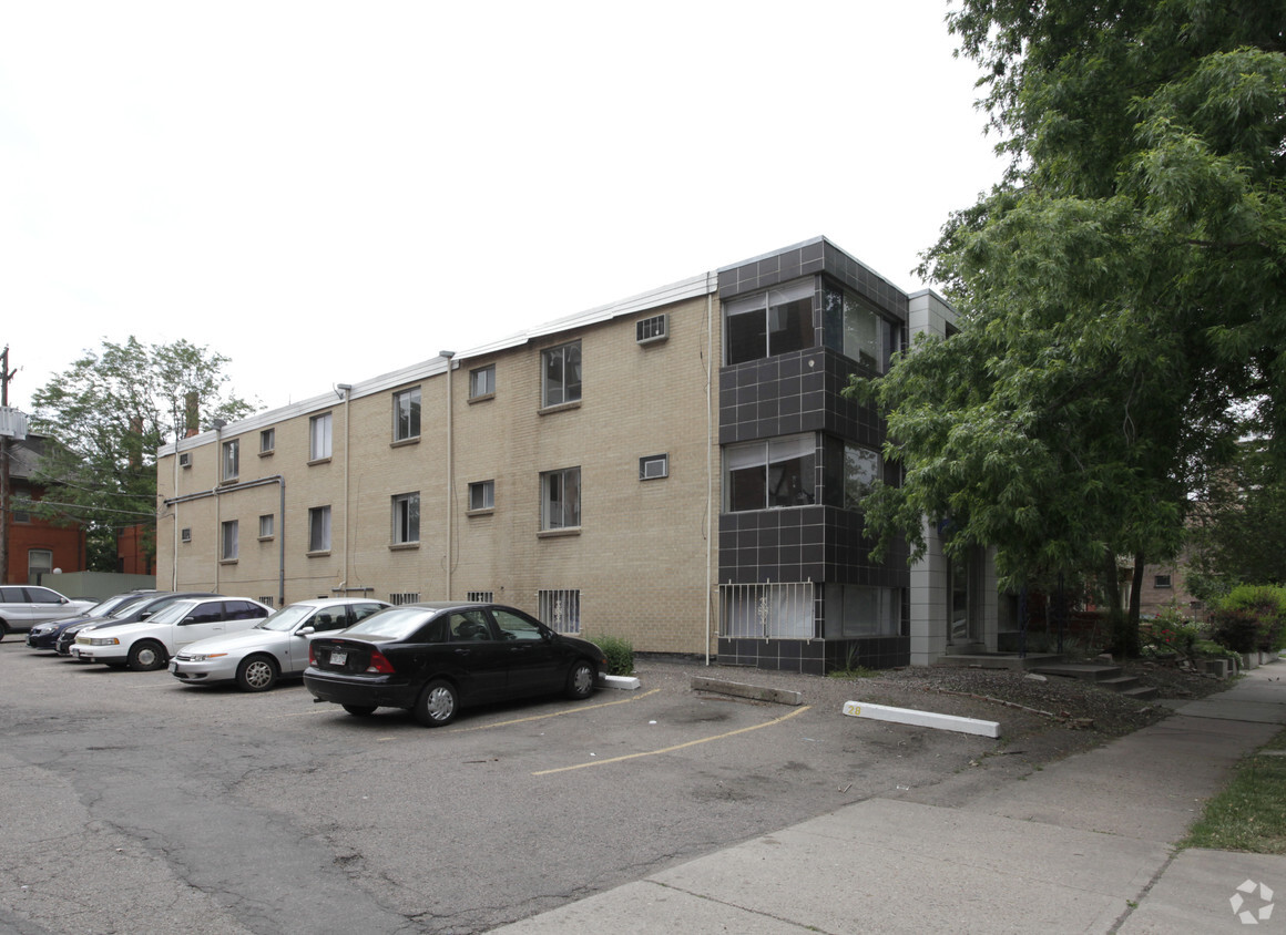 Primary Photo - Humboldt Apartments