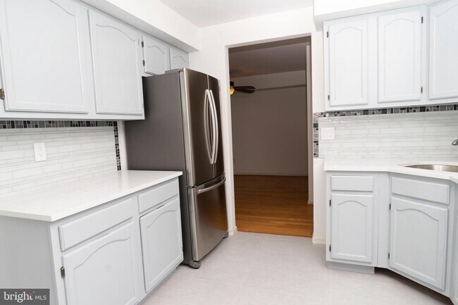 Building Photo - 120 Acadia Ct