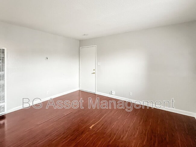 Building Photo - 922 Carlson Blvd