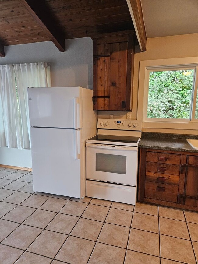 Building Photo - 2 Bedroom House Available in Sunset Beach!