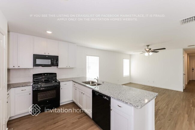 Foto del edificio - 4900 Old Ember Ln