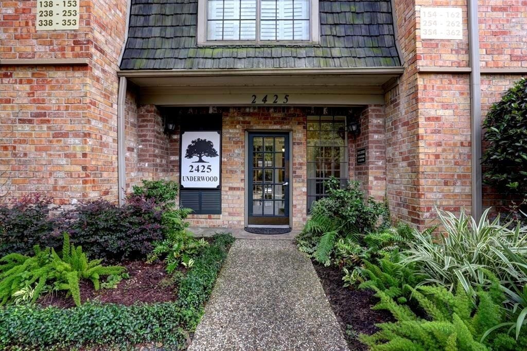 Foto principal - 2425 Underwood St