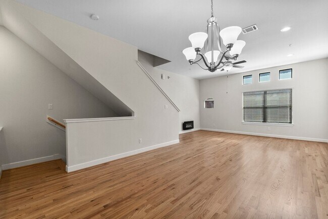 Building Photo - 2710 Hullsmith Dr