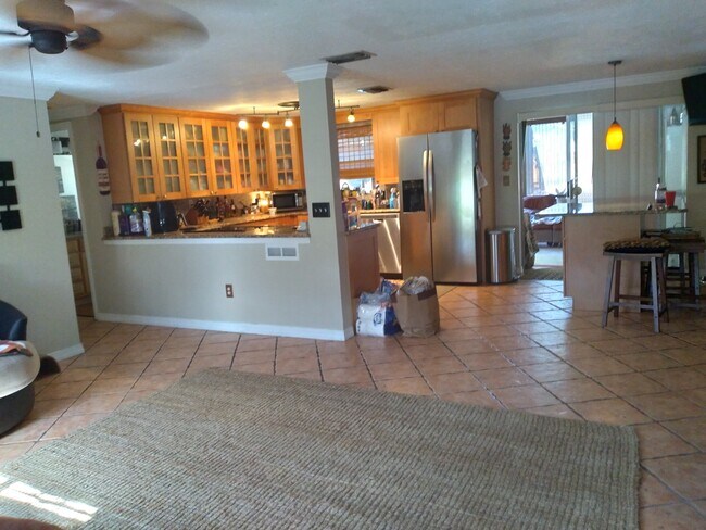 Building Photo - 3827 Tampico Dr