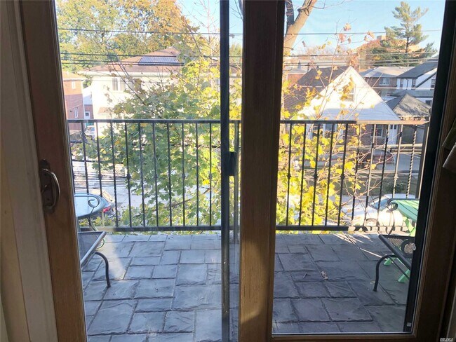 Foto del edificio - 4038 194th St