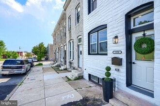 Building Photo - 1328 N Chester St